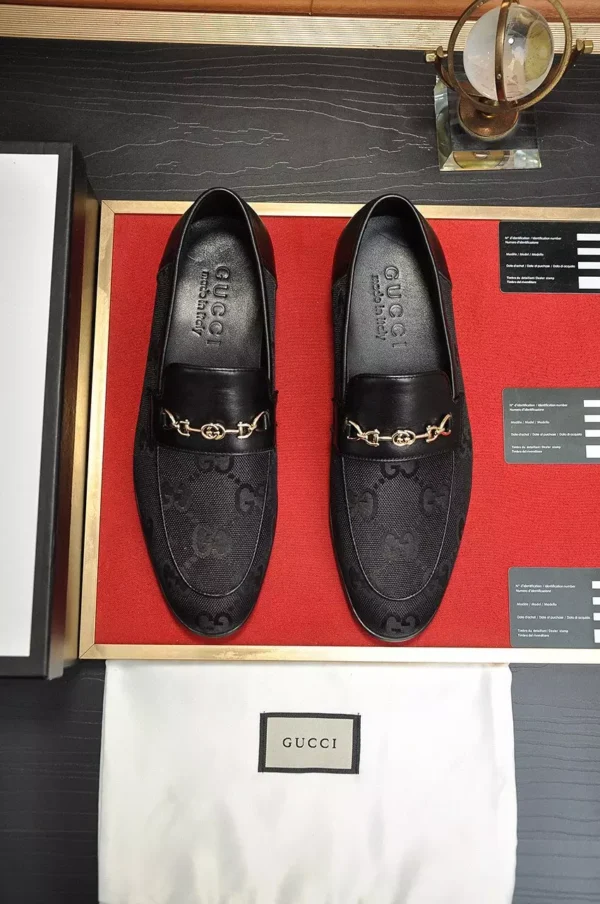 GUCCI MAXI GG GUCCI JORDAAN LOAFER IN BLACK - LDG29
