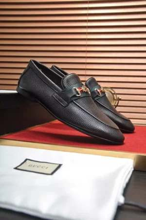 GUCCI WEB AND JORDAAN LEATHER LOAFER IN BLACK - LDG30