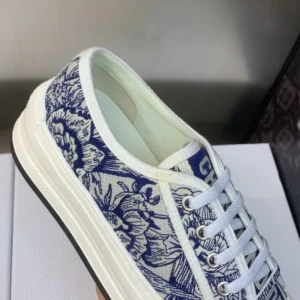 WALK'N'DIOR PLATFORM SNEAKERS UNISEX JARDIN D'HIVER EMBROIDERED BLUE – CD187
