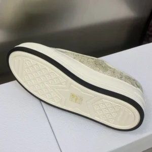 WALK'N'DIOR PLATFORM SNEAKERS UNISEX JARDIN D'HIVER EMBROIDERED GOLD – CD188