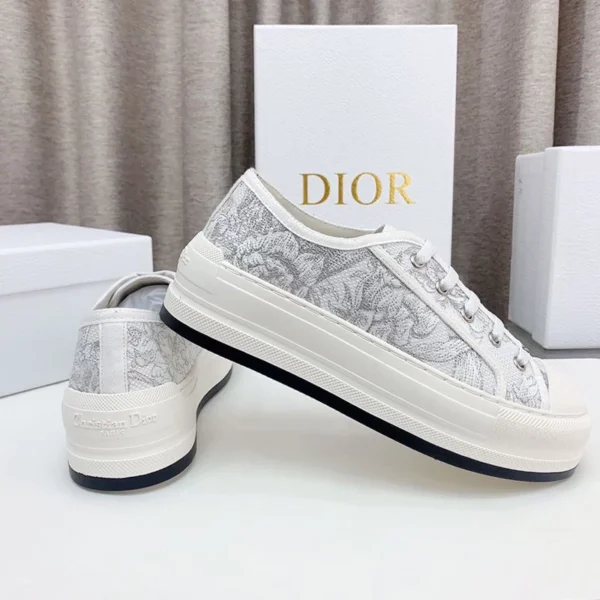 WALK'N'DIOR PLATFORM SNEAKERS UNISEX JARDIN D'HIVER EMBROIDERED GREY – CD194