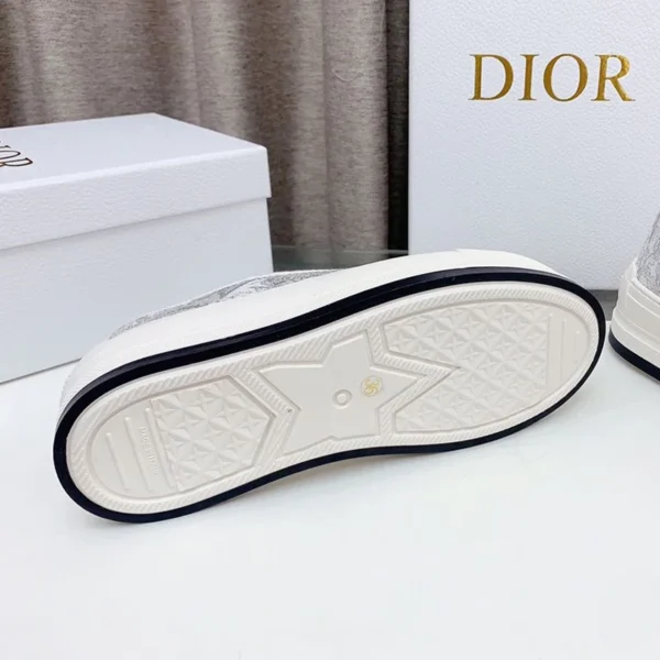 WALK'N'DIOR PLATFORM SNEAKERS UNISEX JARDIN D'HIVER EMBROIDERED GREY – CD194