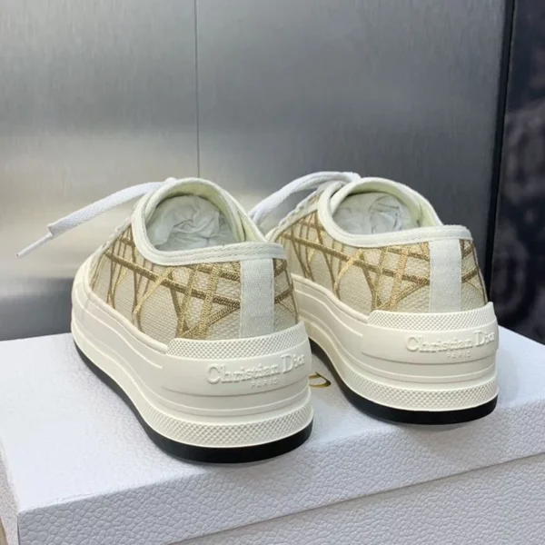 WALK'N'DIOR PLATFORM SNEAKERS UNISEX MACROCANNAGE EMBROIDERED GOLD – CD183