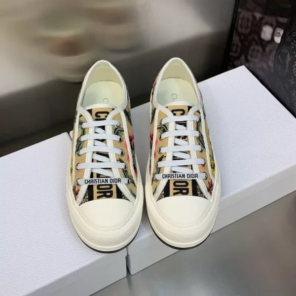 WALK'N'DIOR PLATFORM SNEAKERS UNISEX PETITES FLEURS EMBROIDERED WHITE – CD189