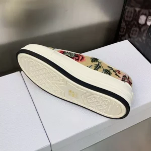 WALK'N'DIOR PLATFORM SNEAKERS UNISEX PETITES FLEURS EMBROIDERED WHITE – CD189