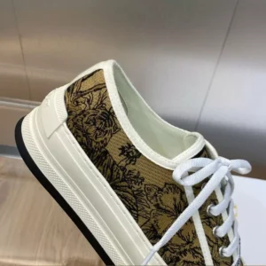 WALK'N'DIOR PLATFORM SNEAKERS UNISEX TOILE DE JOUY VOYAGE EMBROIDERED BEIGE – CD186