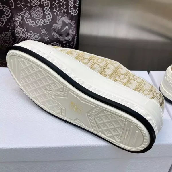 WALK'N'DIOR PLATFORM SNEAKERS UNISEX OBLIQUE EMBROIDERED COTTON GOLD – CD190