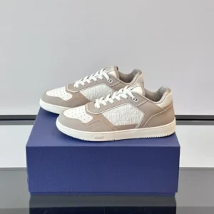 DIOR B27 UPTOWN LOW-TOP SNEAKERS BEIGE AND WHITE GRAINED CALFSKIN WITH WHITE GRAVITY LEATHER – CD223
