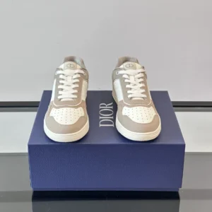 DIOR B27 UPTOWN LOW-TOP SNEAKERS BEIGE AND WHITE GRAINED CALFSKIN WITH WHITE GRAVITY LEATHER – CD223