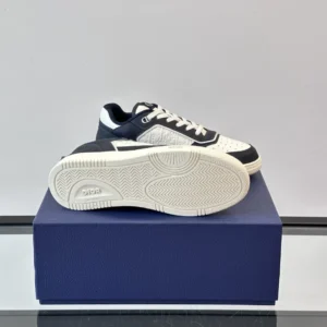 DIOR B27 UPTOWN LOW-TOP SNEAKERS NAVY BLUE AND WHITE GRAINED CALFSKIN WITH WHITE GRAVITY LEATHER – CD222