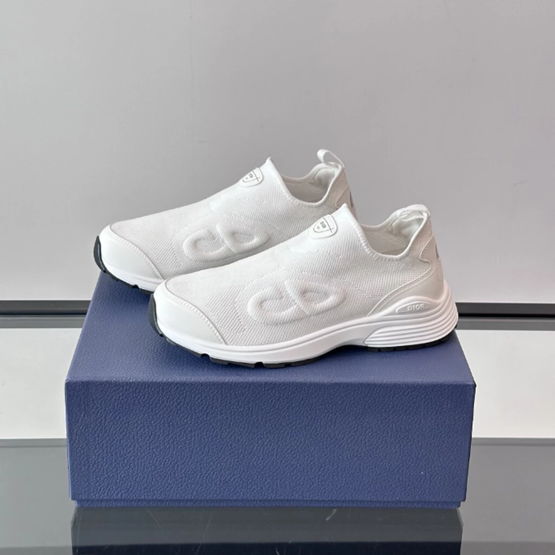 DIOR B30 COUNTDOWN SNEAKERS WHITE TECHNICAL MESH AND BLACK TECHNICAL FABRIC – CD229