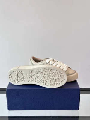 DIOR B33 SPIN SNEAKERS BEIGE GRAINED CALFSKIN AND BEIGE GRAVITY OUTLINE LEATHER – CD201