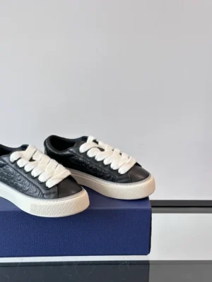 DIOR B33 SPIN SNEAKERS BLACK GRAINED CALFSKIN AND BLACK GRAVITY LEATHER – CD200