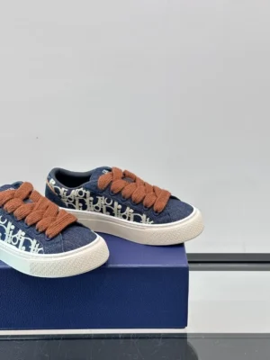 DIOR B33 SPIN SNEAKERS BLUE DENIM WITH BLUE AND BEIGE RAFFIA-EFFECT OBLIQUE DENIM – CD204