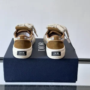 DIOR B33 SPIN SNEAKERS IN BROWN – CD220