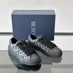 DIOR B33 SPIN SNEAKERS – LIMITED AND NUMBERED EDITION BLACK SMOOTH CALFSKIN – CD207