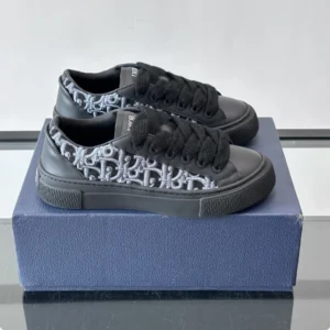 DIOR B33 SPIN SNEAKERS – LIMITED AND NUMBERED EDITION BLACK SMOOTH CALFSKIN – CD207