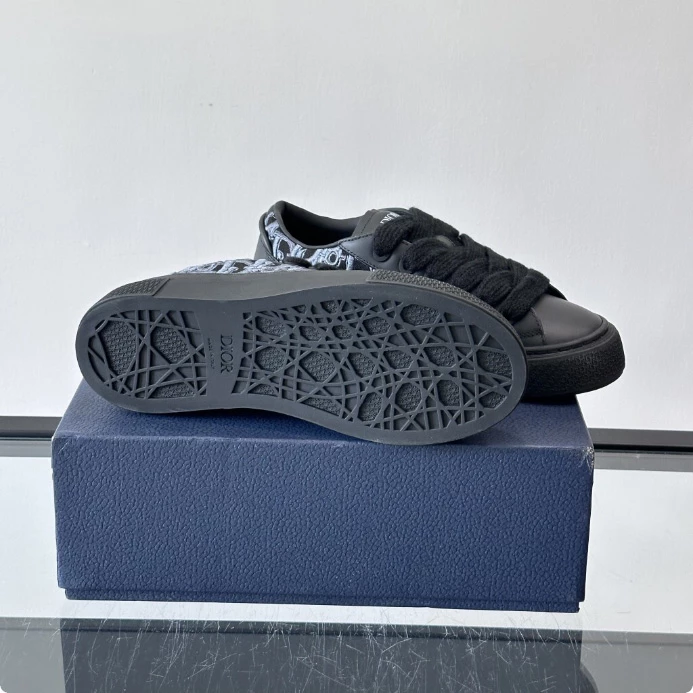 DIOR B33 SPIN SNEAKERS – LIMITED AND NUMBERED EDITION BLACK SMOOTH CALFSKIN – CD207