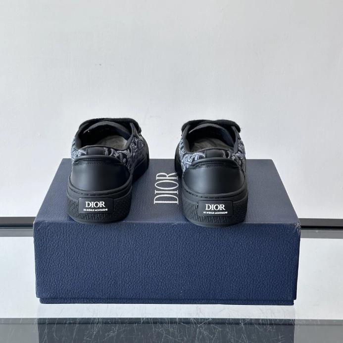 DIOR B33 SPIN SNEAKERS – LIMITED AND NUMBERED EDITION BLACK SMOOTH CALFSKIN – CD207