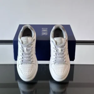 DIOR B57 DRIBBLE SNEAKERS WHITE AND GRAY SMOOTH CALFSKIN WITH WHITE SUEDE – CD218