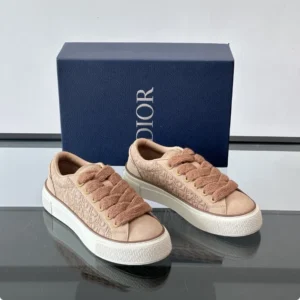 DIOR B33 SPIN SNEAKERS BEIGE NUBUCK AND BEIGE DIOR GRAVITY NUBUCK – CD206