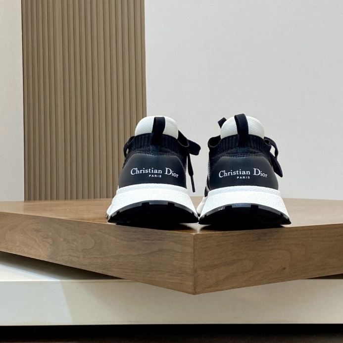 DIOR RUN'N'DI0R SNEAKERS BLACK AND WHITE TECHNICAL MESH – CD244