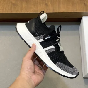 DIOR RUN'N'DI0R SNEAKERS BLACK AND WHITE TECHNICAL MESH – CD244