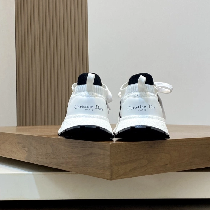 DIOR RUN'N'DI0R SNEAKERS WHITE AND BLACK TECHNICAL MESH – CD242